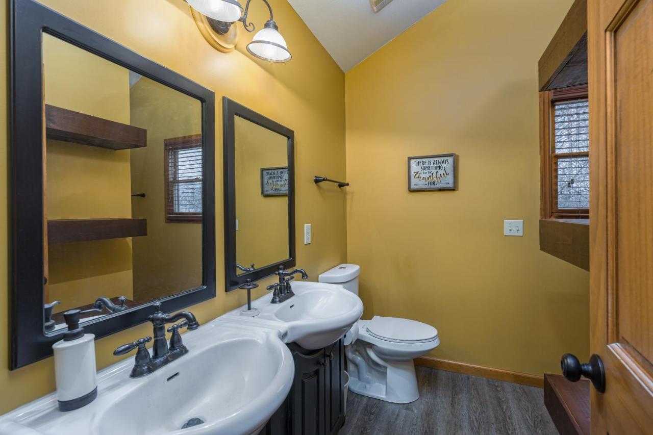 North Ridge Place Brand New Log Cabin With Hot Tub Great Location Севьервилл Экстерьер фото